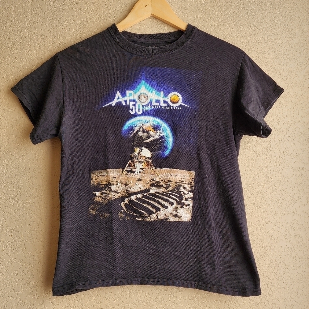 Official NASA Apollo mission 50 year anniversary short sleeve shirt Size Adult S